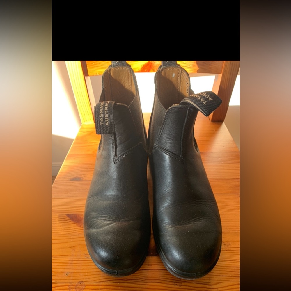 Blundstone black leather boots